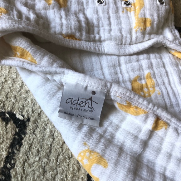 Aden + Anais swaddle sleep sack - Picture 2 of 8